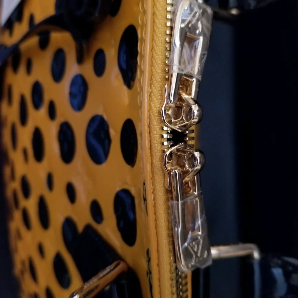 Genuine Leather Alma handbag. - Picture 6 of 9